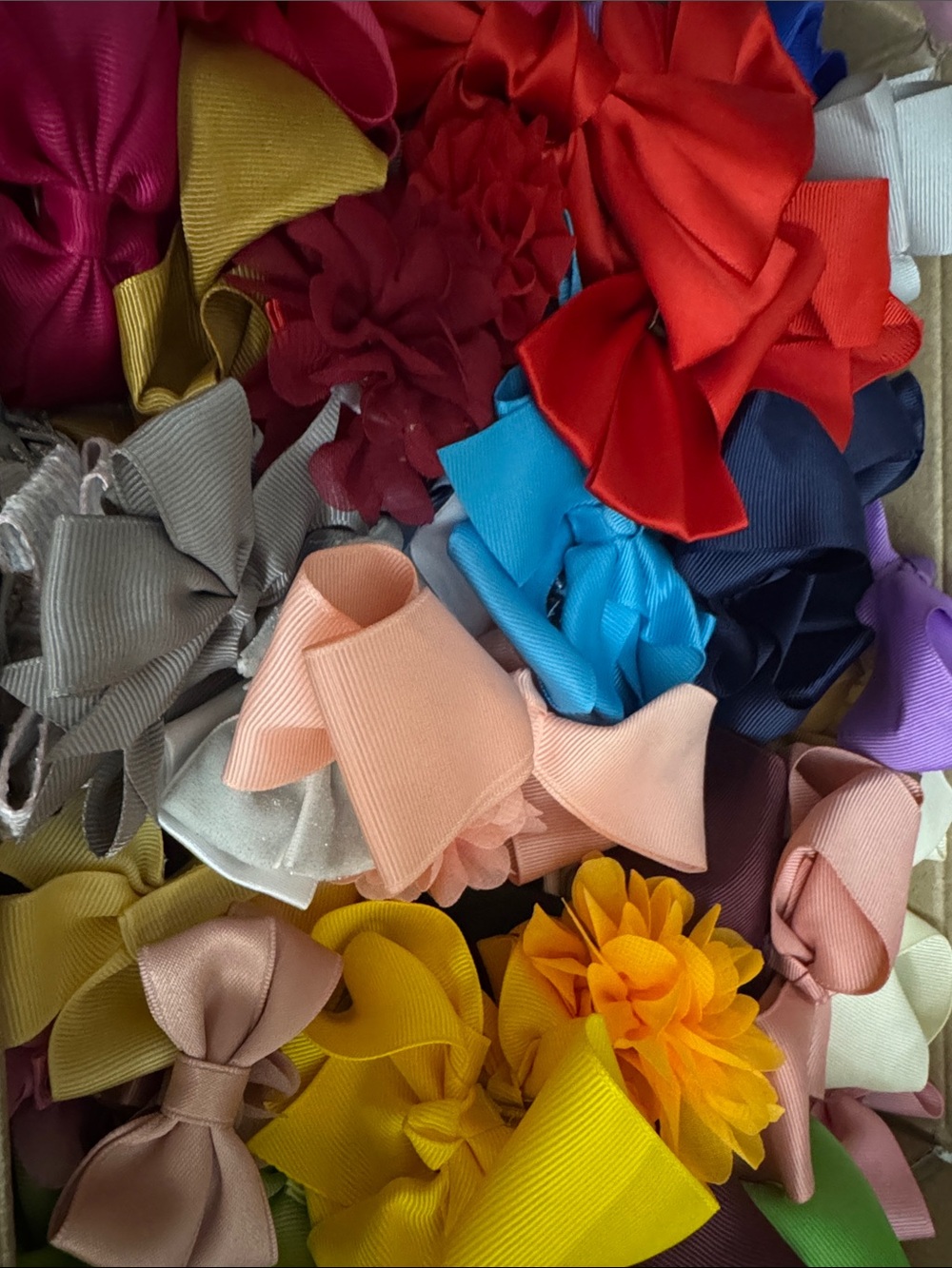 Assorted girl hair bows 30+